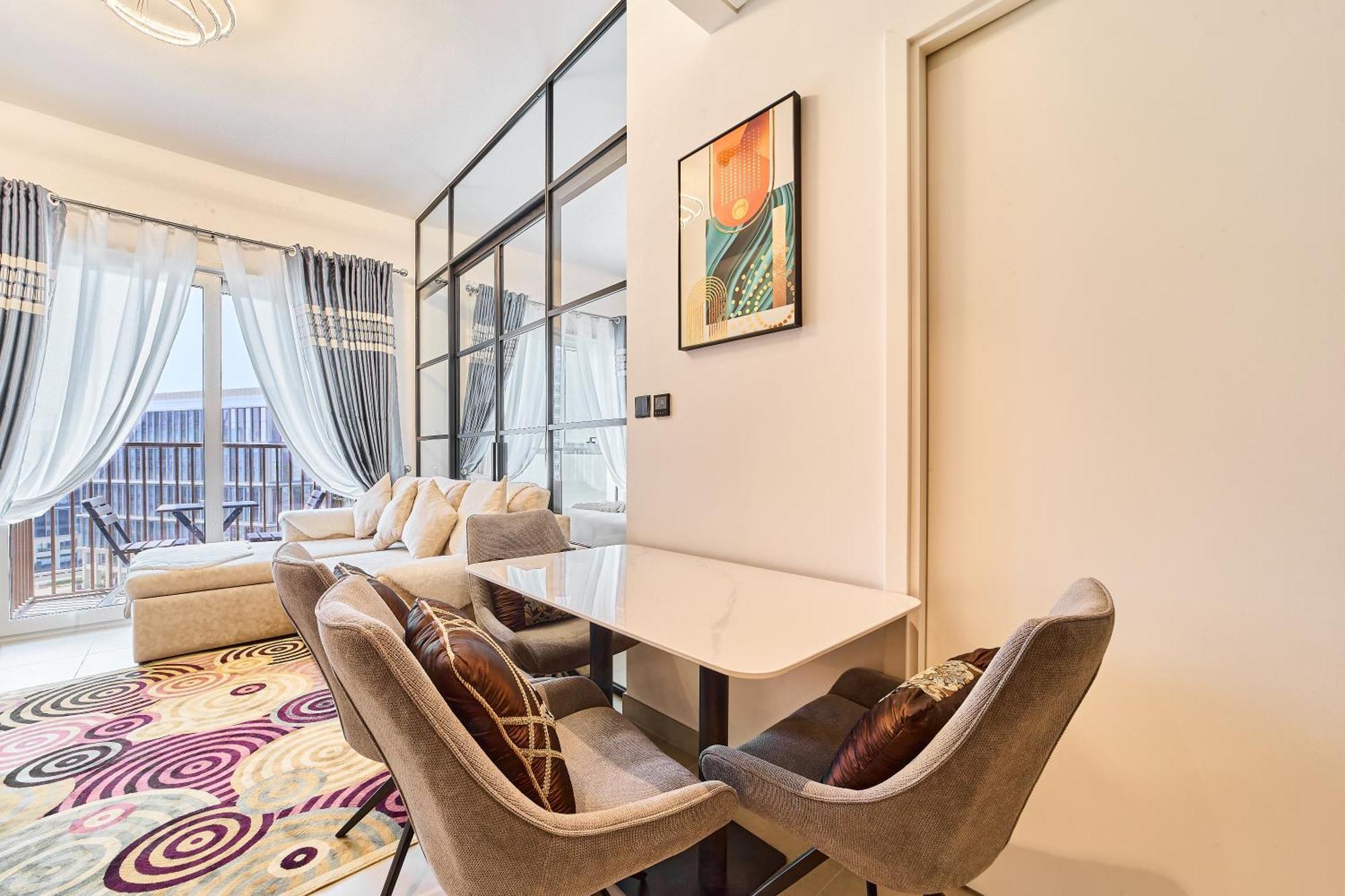 Modern 1br Retreat In Hills Prime Location